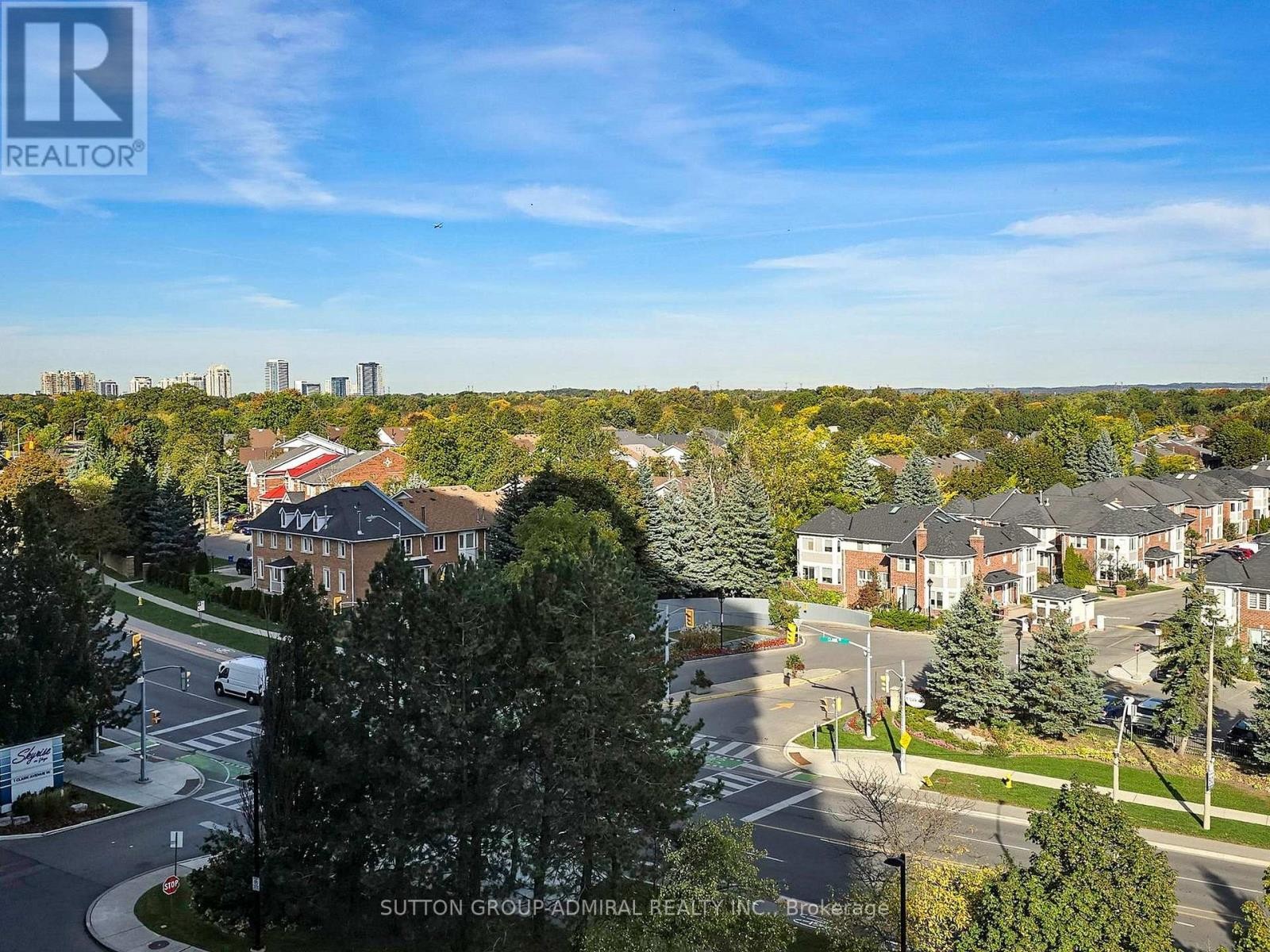 












704 - 1 CLARK AVENUE W

,
Vaughan (Crestwood-Springfarm-Yorkhill),




Ontario
L4J7Y6

