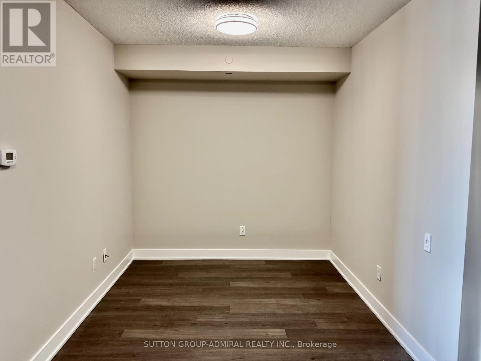 












604 - 7608 YONGE STREET

,
Vaughan (Crestwood-Springfarm-Yorkhill),




Ontario
L4J0J5

