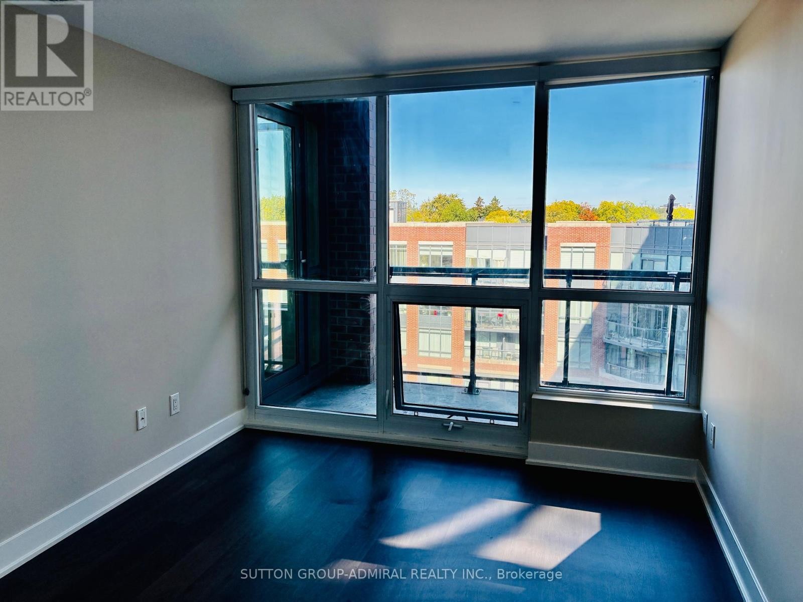 












604 - 7608 YONGE STREET

,
Vaughan (Crestwood-Springfarm-Yorkhill),




Ontario
L4J0J5


