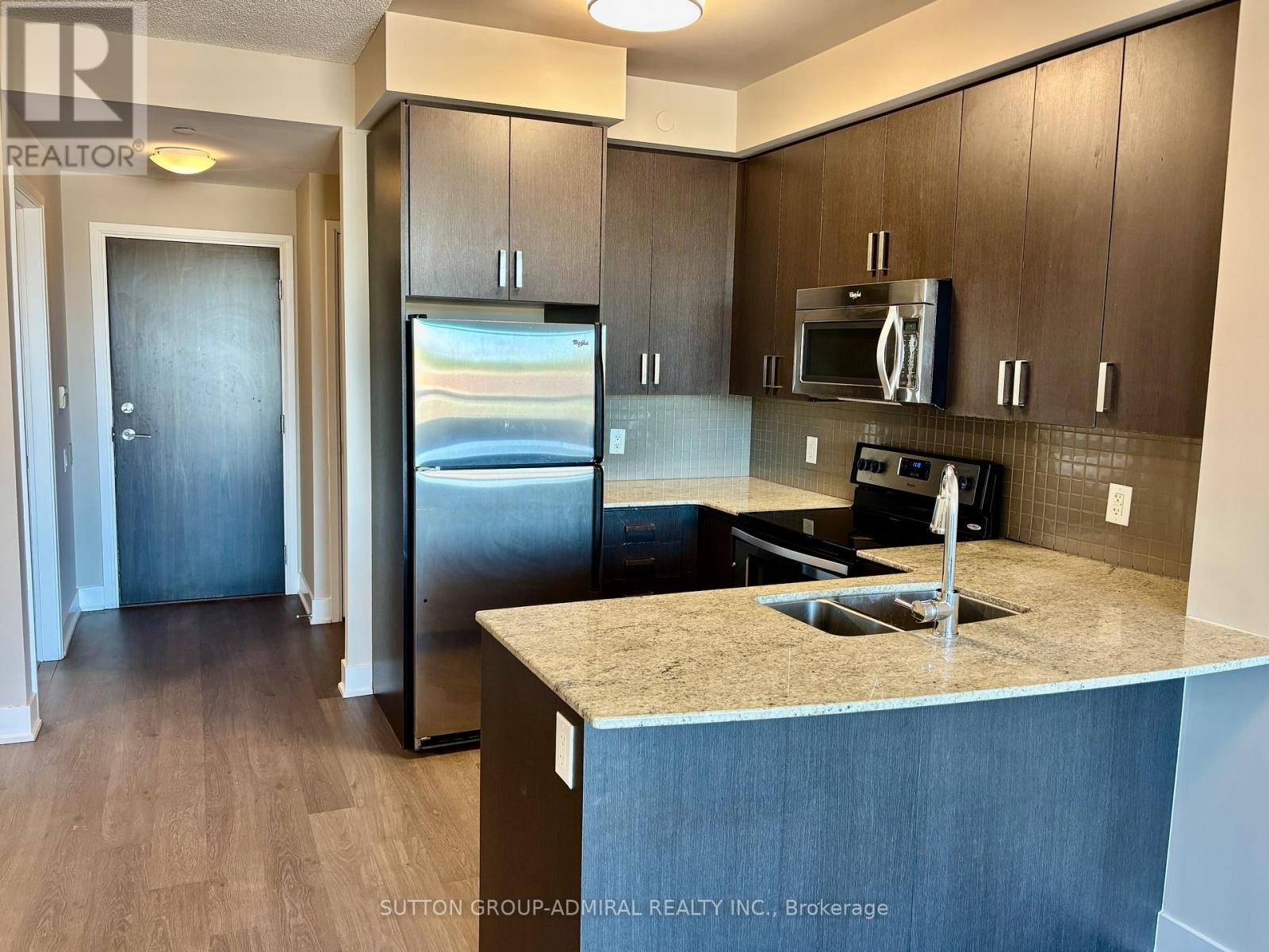 












604 - 7608 YONGE STREET

,
Vaughan (Crestwood-Springfarm-Yorkhill),




Ontario
L4J0J5

