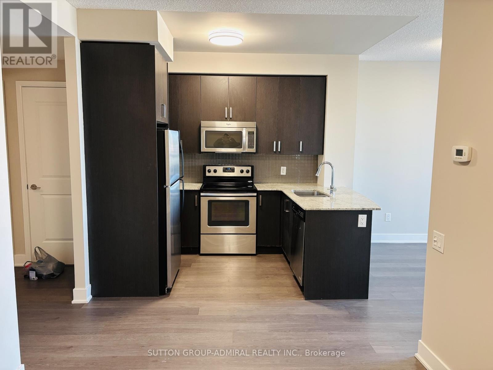 












604 - 7608 YONGE STREET

,
Vaughan (Crestwood-Springfarm-Yorkhill),




Ontario
L4J0J5

