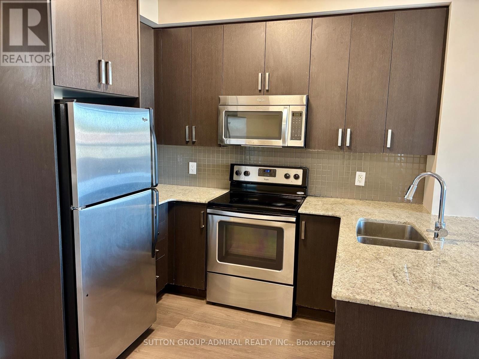 












604 - 7608 YONGE STREET

,
Vaughan (Crestwood-Springfarm-Yorkhill),




Ontario
L4J0J5

