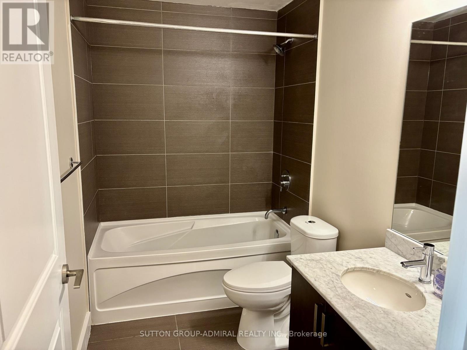 












604 - 7608 YONGE STREET

,
Vaughan (Crestwood-Springfarm-Yorkhill),




Ontario
L4J0J5

