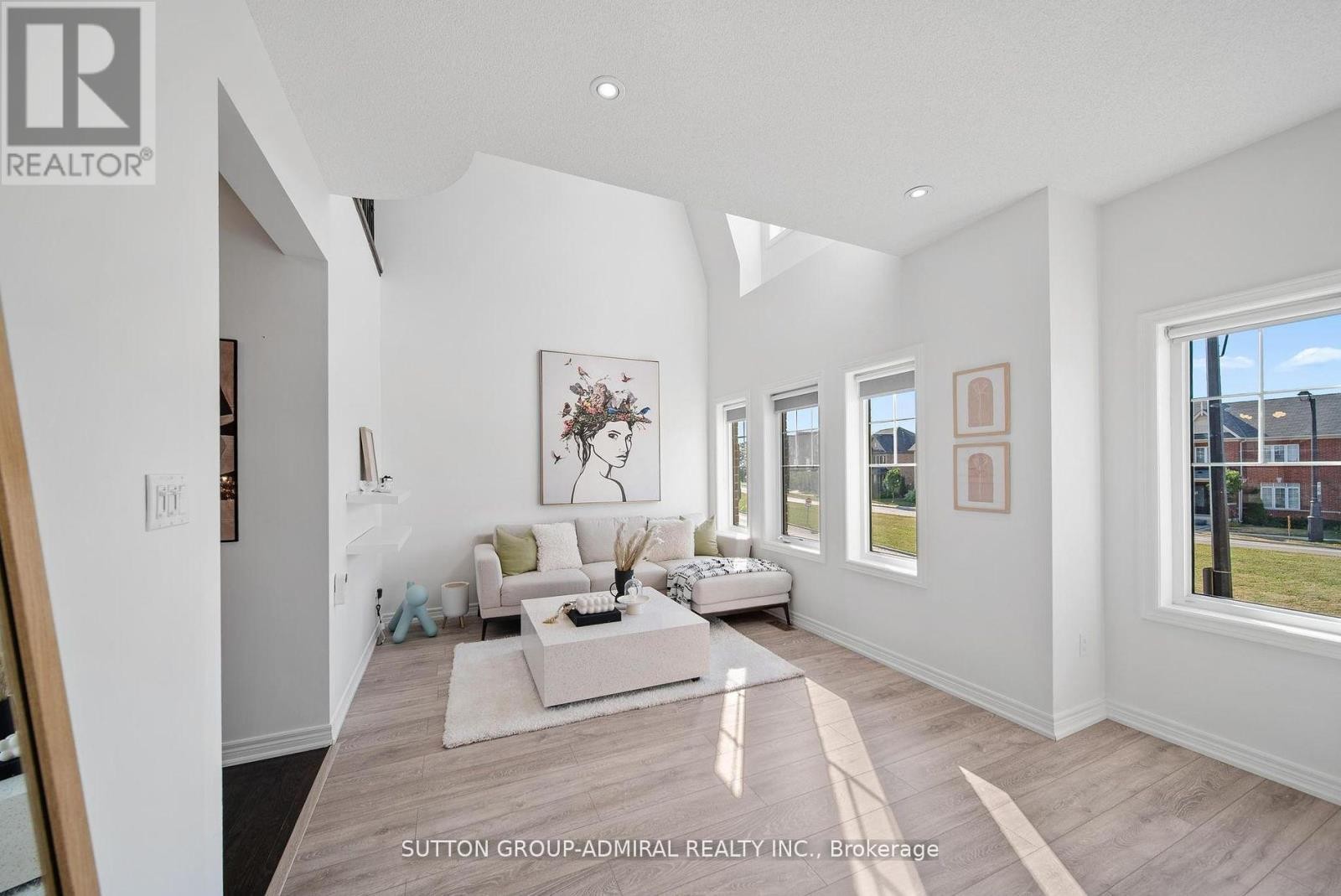 












49 EAST'S CORNERS BOULEVARD

,
Vaughan (Kleinburg),




Ontario
L4H3Z7

