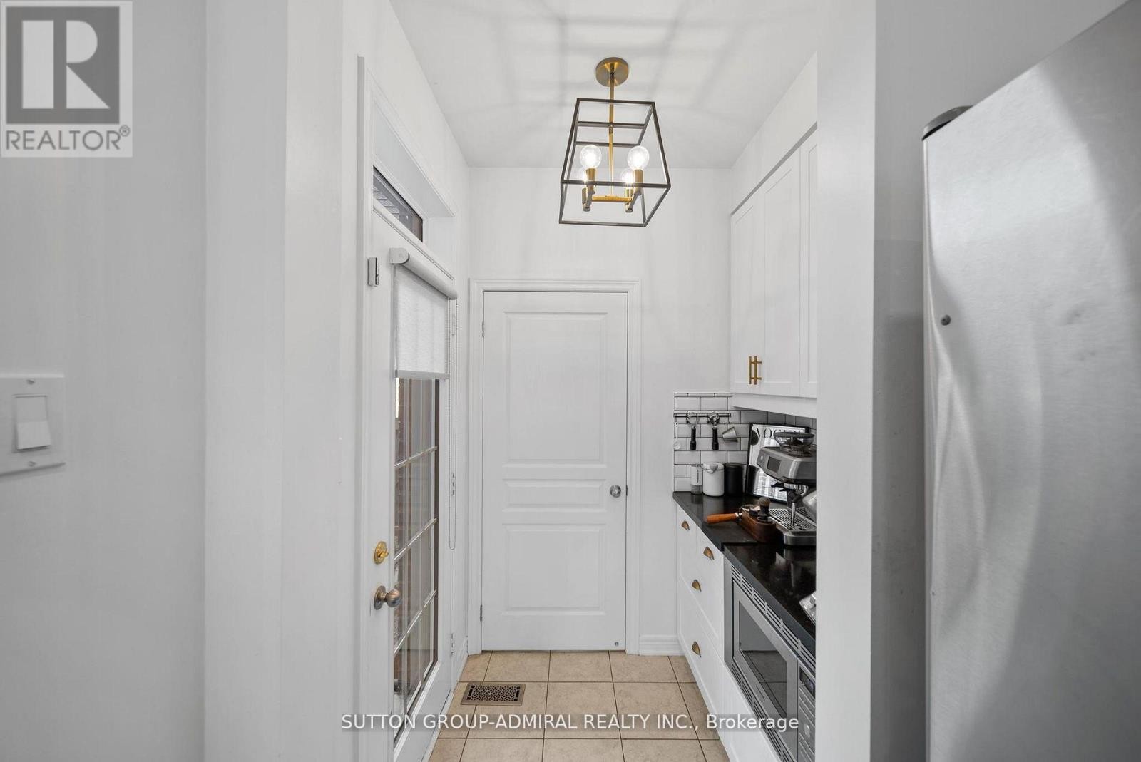 












49 EAST'S CORNERS BOULEVARD

,
Vaughan (Kleinburg),




Ontario
L4H3Z7

