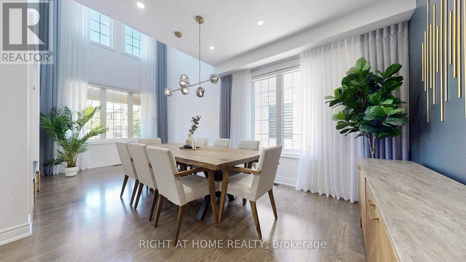 












34 KIDD STREET

,
Bradford West Gwillimbury (Bradford),




Ontario
L3Z0V5

