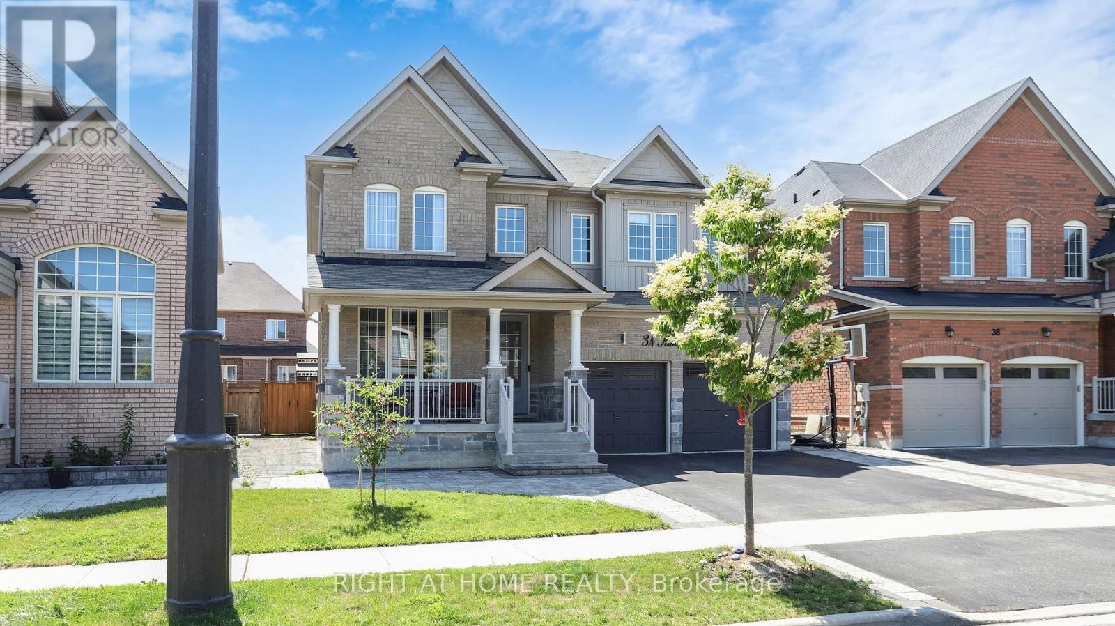 












34 KIDD STREET

,
Bradford West Gwillimbury (Bradford),




Ontario
L3Z0V5

