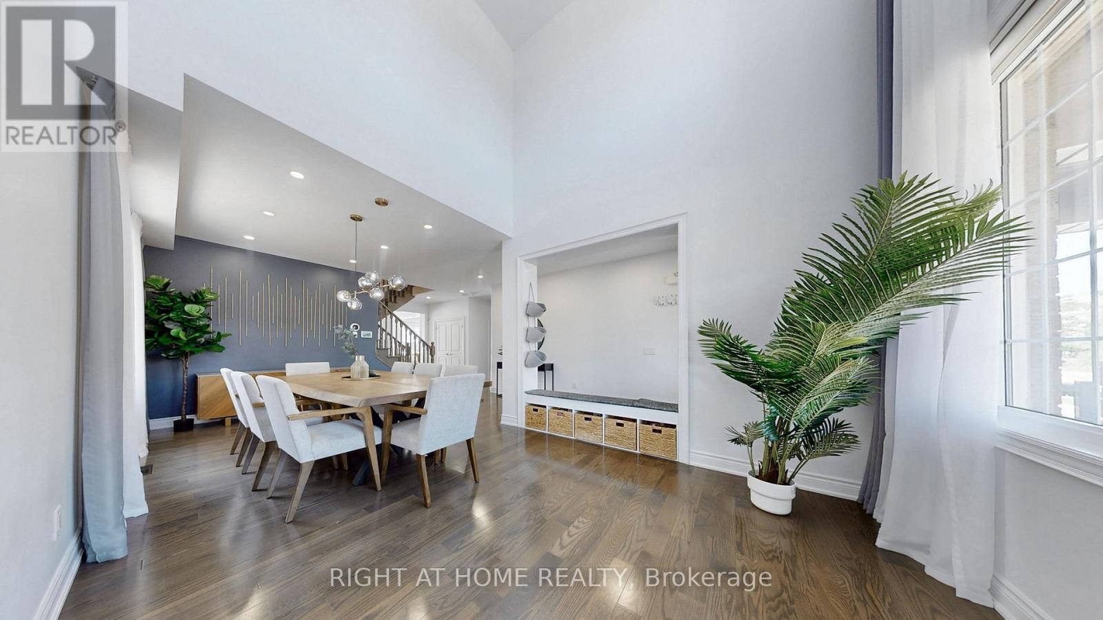 












34 KIDD STREET

,
Bradford West Gwillimbury (Bradford),




Ontario
L3Z0V5

