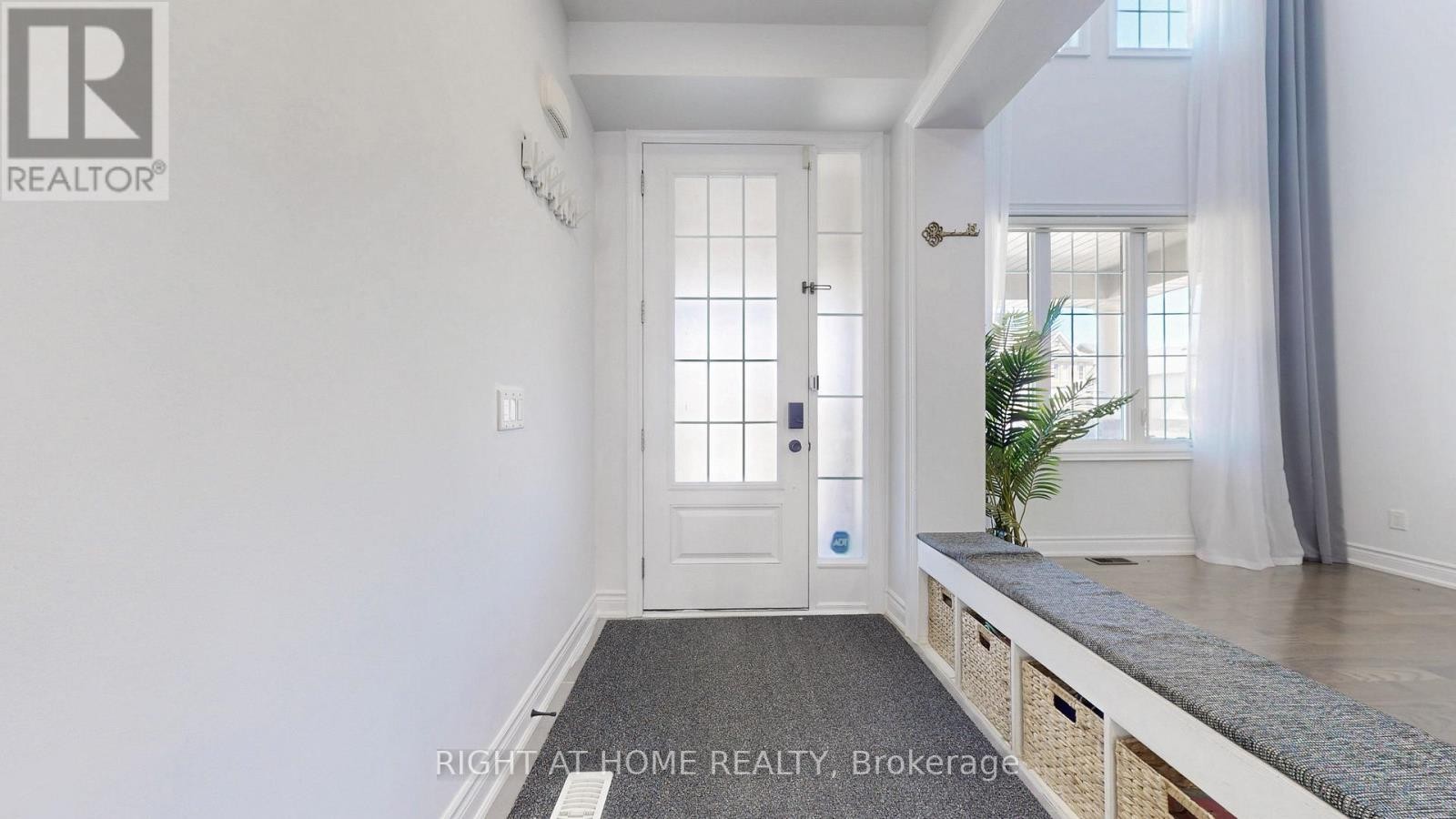 












34 KIDD STREET

,
Bradford West Gwillimbury (Bradford),




Ontario
L3Z0V5

