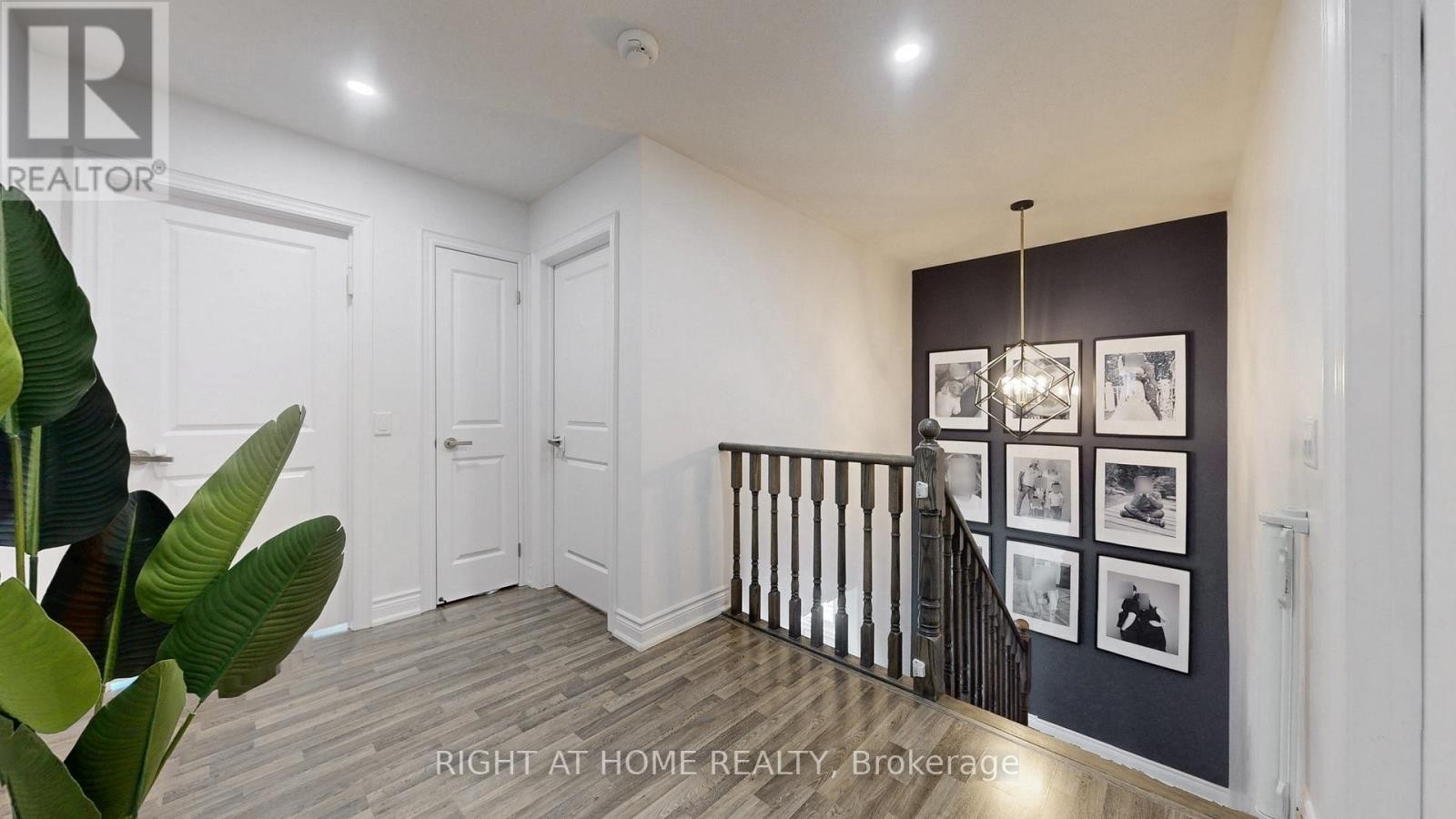 












34 KIDD STREET

,
Bradford West Gwillimbury (Bradford),




Ontario
L3Z0V5

