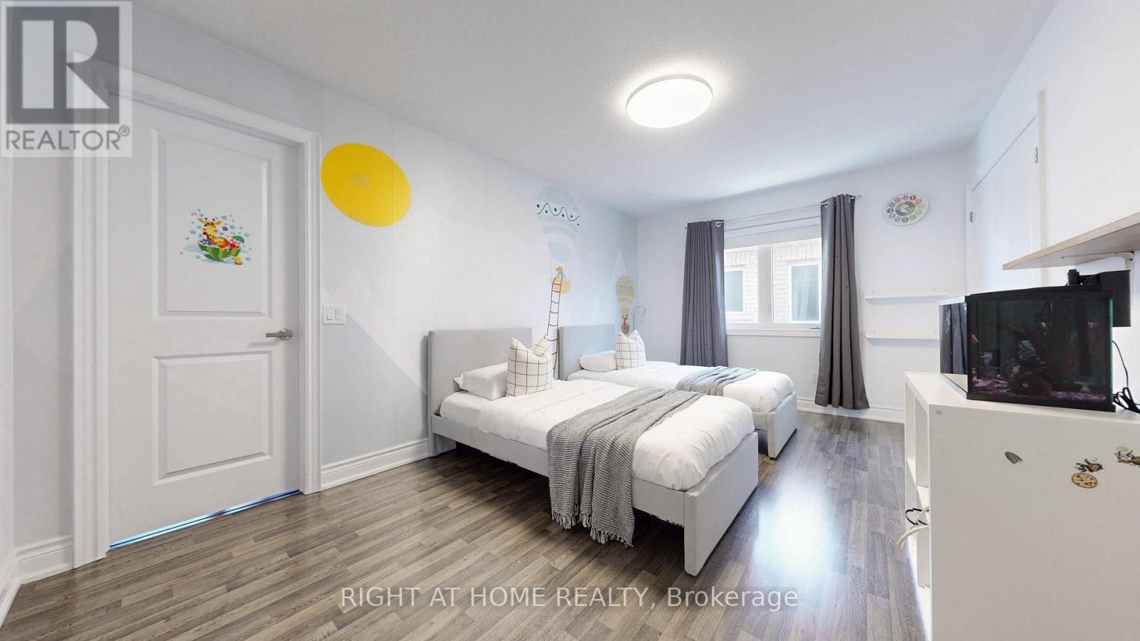 












34 KIDD STREET

,
Bradford West Gwillimbury (Bradford),




Ontario
L3Z0V5

