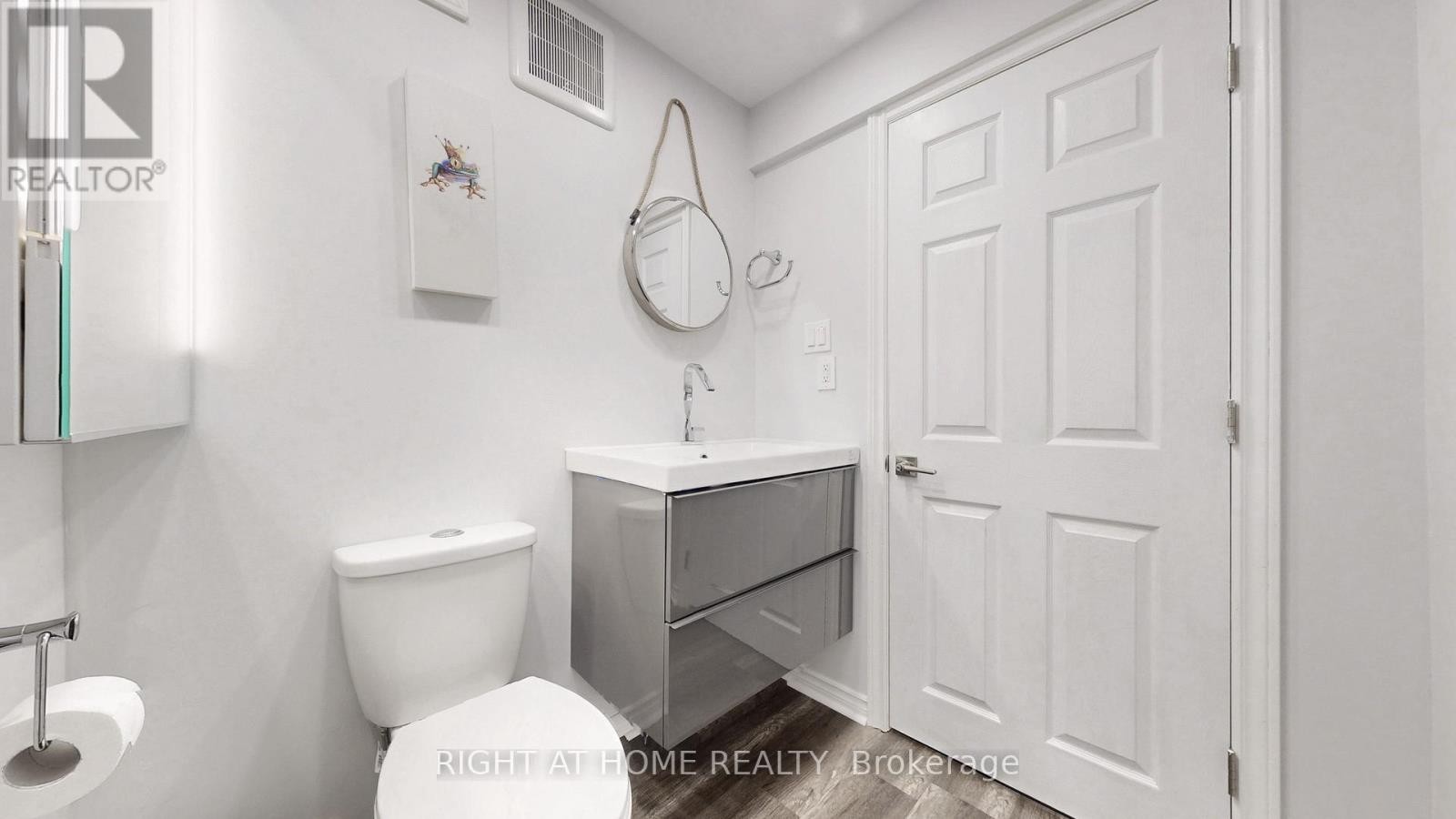 












34 KIDD STREET

,
Bradford West Gwillimbury (Bradford),




Ontario
L3Z0V5

