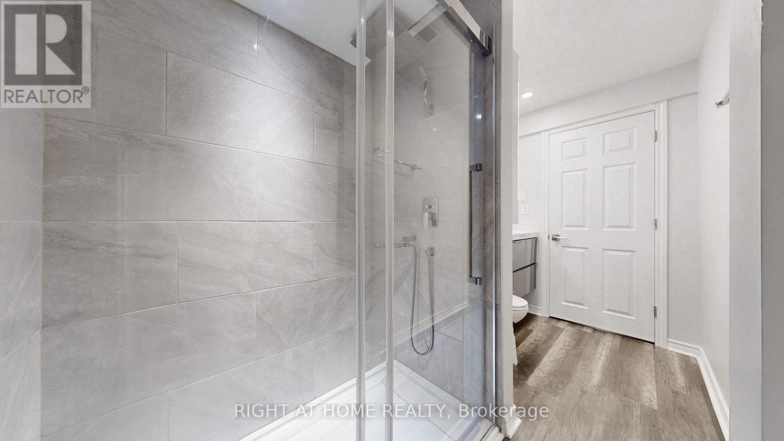 












34 KIDD STREET

,
Bradford West Gwillimbury (Bradford),




Ontario
L3Z0V5

