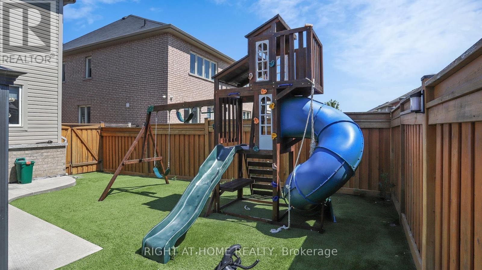 












34 KIDD STREET

,
Bradford West Gwillimbury (Bradford),




Ontario
L3Z0V5

