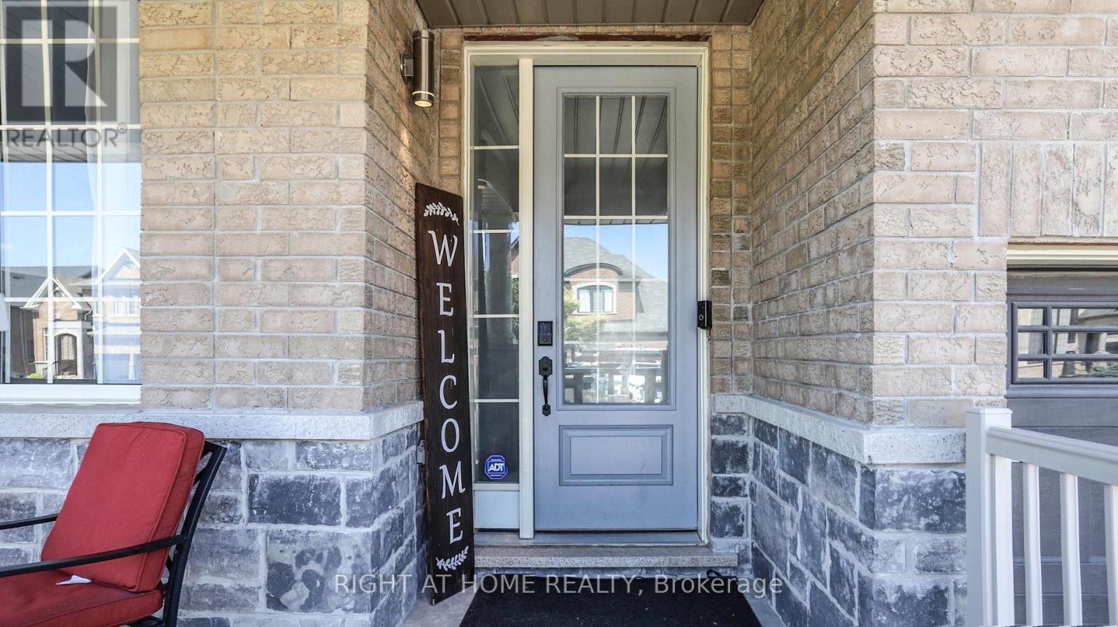 












34 KIDD STREET

,
Bradford West Gwillimbury (Bradford),




Ontario
L3Z0V5

