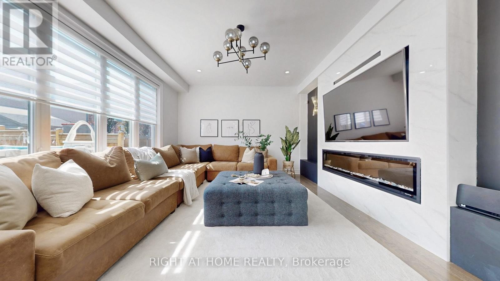 












34 KIDD STREET

,
Bradford West Gwillimbury (Bradford),




Ontario
L3Z0V5

