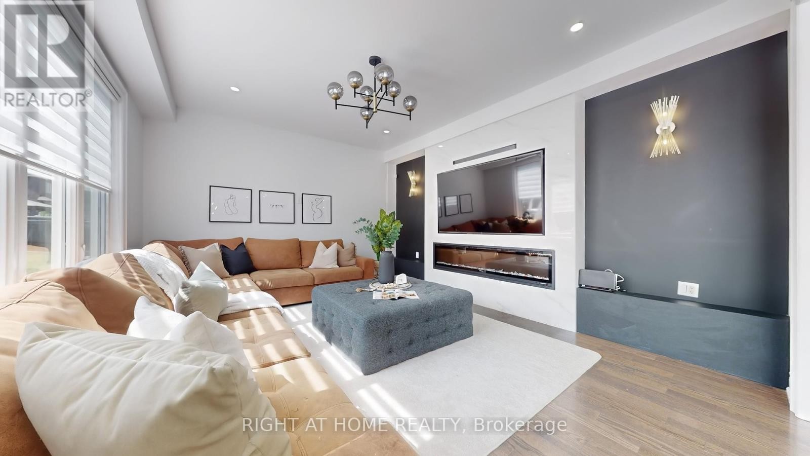 












34 KIDD STREET

,
Bradford West Gwillimbury (Bradford),




Ontario
L3Z0V5

