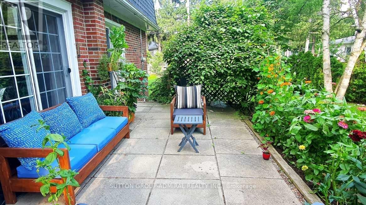 












9 ELSPETH PLACE

,
Markham (Grandview),




Ontario
L3T1C5

