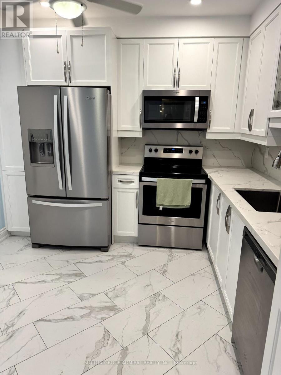 












711 - 333 CLARK AVENUE W

,
Vaughan (Crestwood-Springfarm-Yorkhill),




Ontario
L4J7K4

