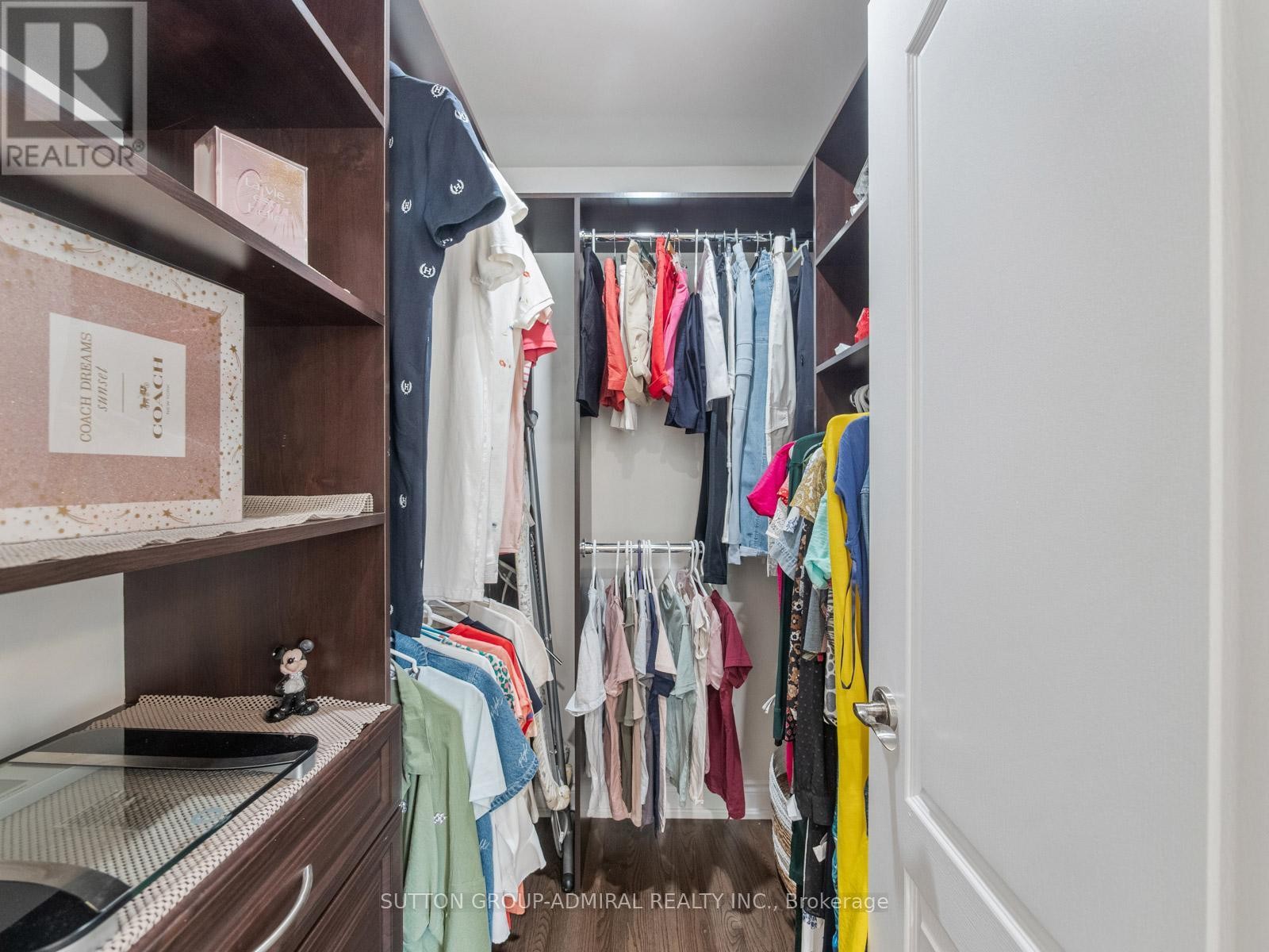 












60 STARWOOD ROAD

,
Vaughan (Patterson),




Ontario
L4J9C9

