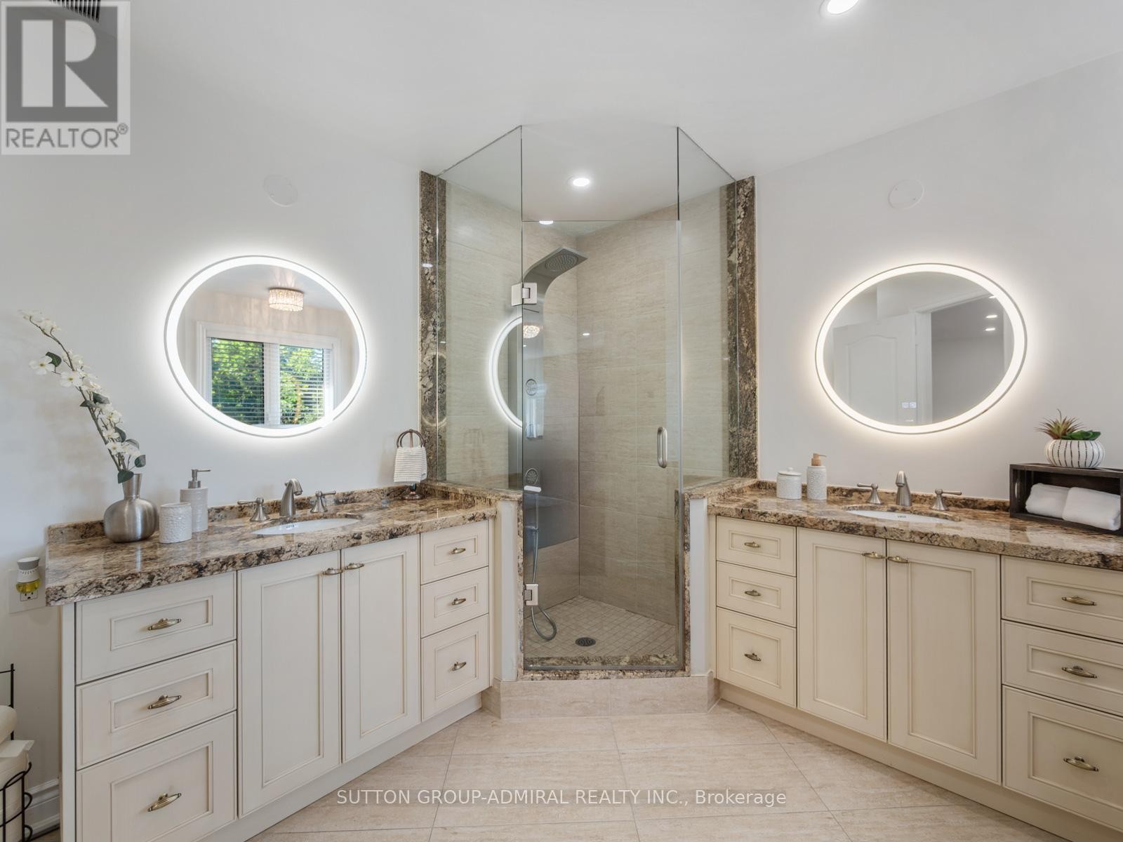 












60 STARWOOD ROAD

,
Vaughan (Patterson),




Ontario
L4J9C9

