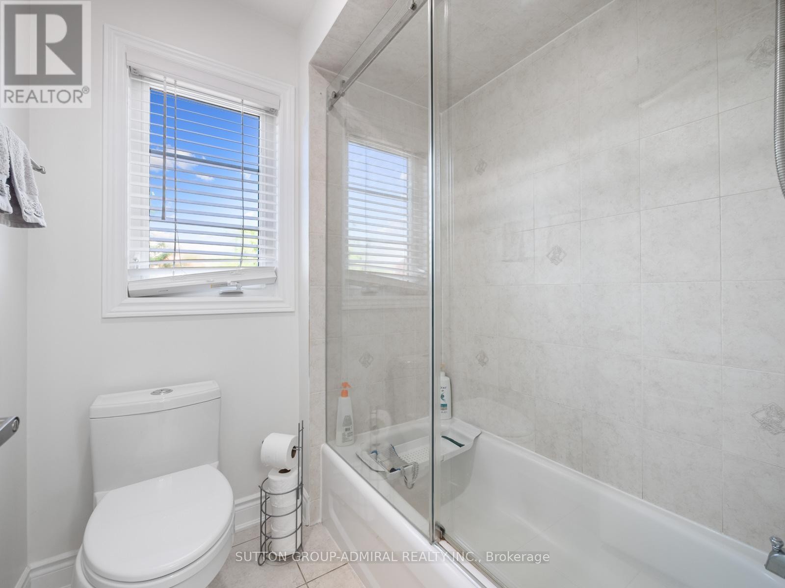 












60 STARWOOD ROAD

,
Vaughan (Patterson),




Ontario
L4J9C9

