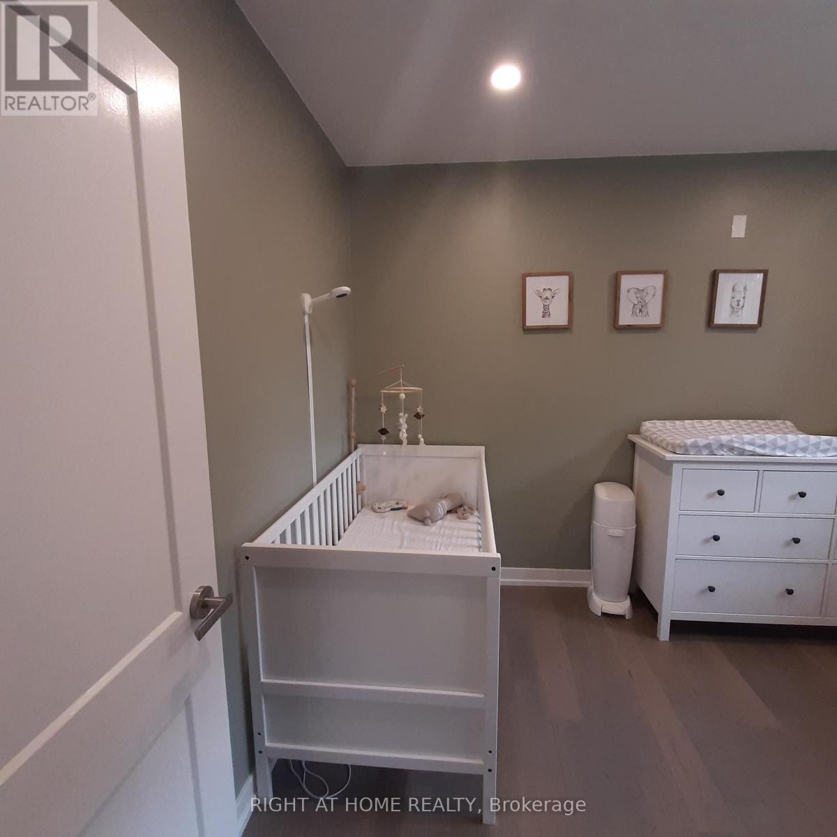 












32 DAVIS ROAD

,
Aurora (Aurora Highlands),




Ontario
L4G2B6


