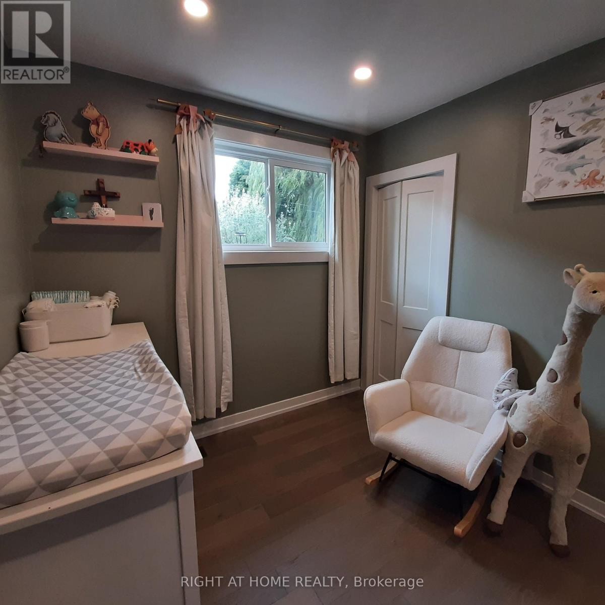 












32 DAVIS ROAD

,
Aurora (Aurora Highlands),




Ontario
L4G2B6

