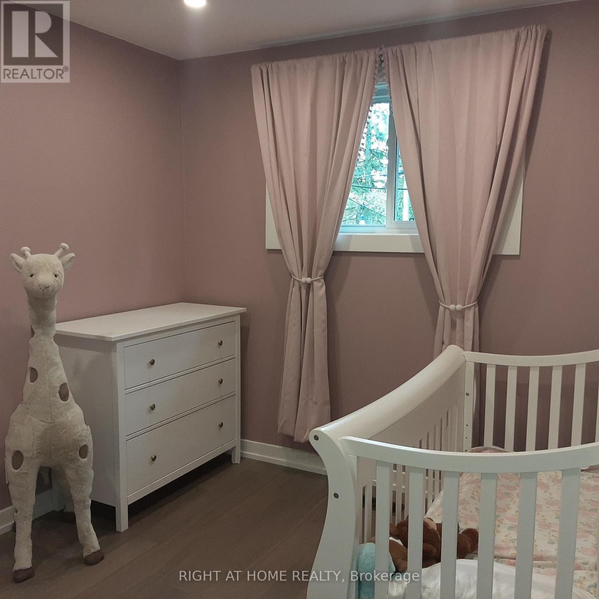 












32 DAVIS ROAD

,
Aurora (Aurora Highlands),




Ontario
L4G2B6

