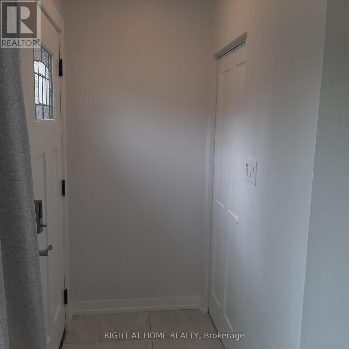 












32 DAVIS ROAD

,
Aurora (Aurora Highlands),




Ontario
L4G2B6

