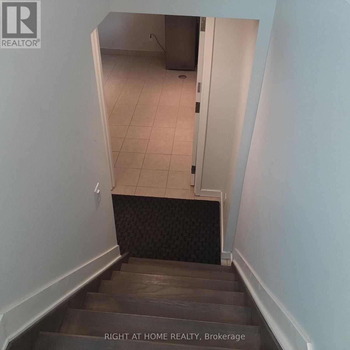 












32 DAVIS ROAD

,
Aurora (Aurora Highlands),




Ontario
L4G2B6


