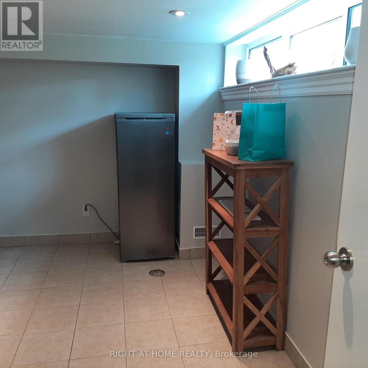












32 DAVIS ROAD

,
Aurora (Aurora Highlands),




Ontario
L4G2B6

