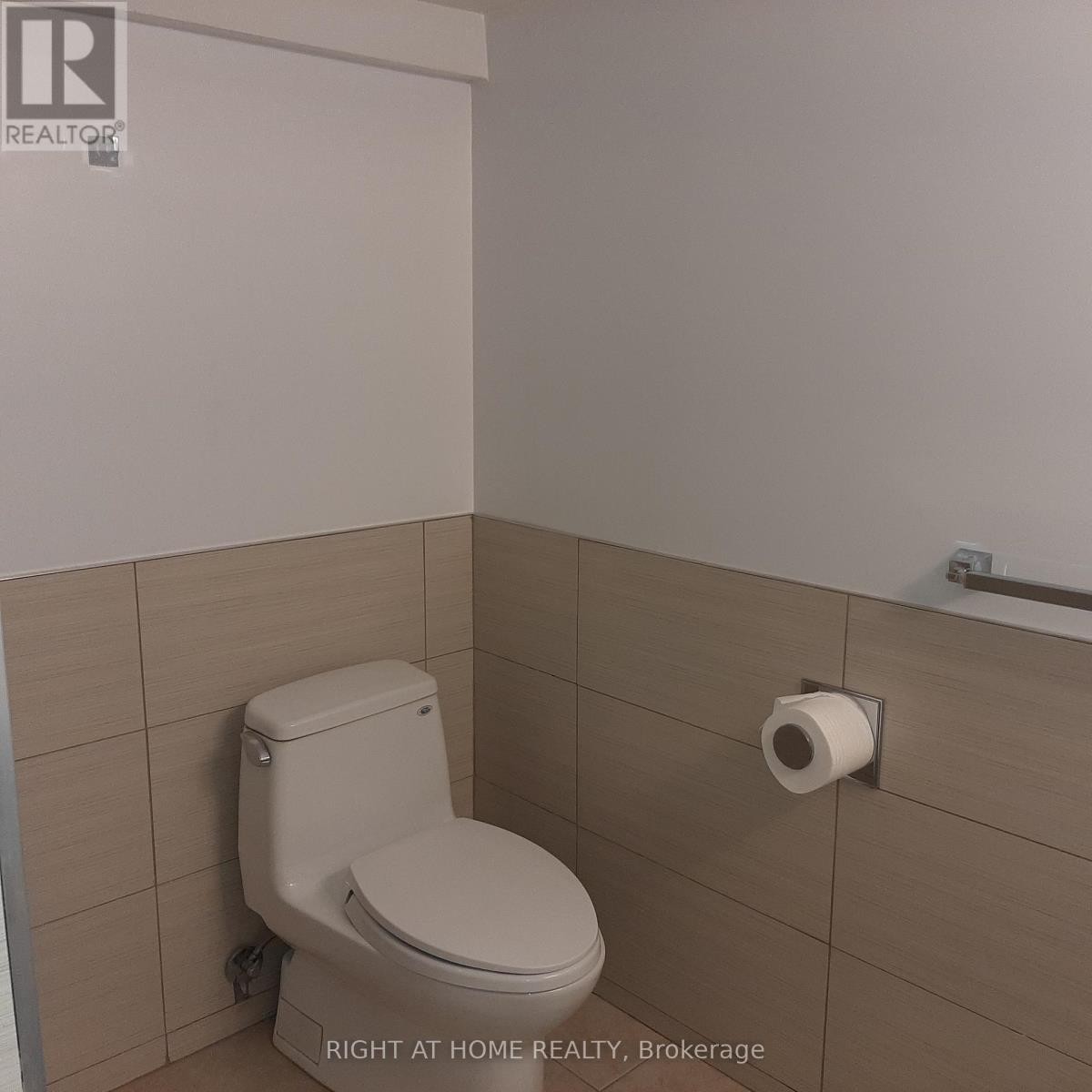 












32 DAVIS ROAD

,
Aurora (Aurora Highlands),




Ontario
L4G2B6

