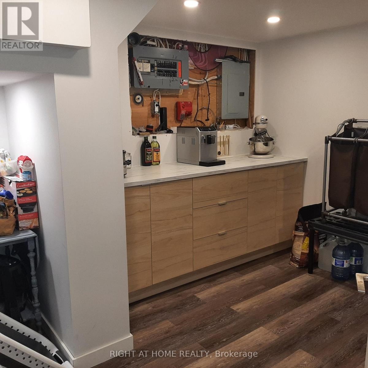 












32 DAVIS ROAD

,
Aurora (Aurora Highlands),




Ontario
L4G2B6

