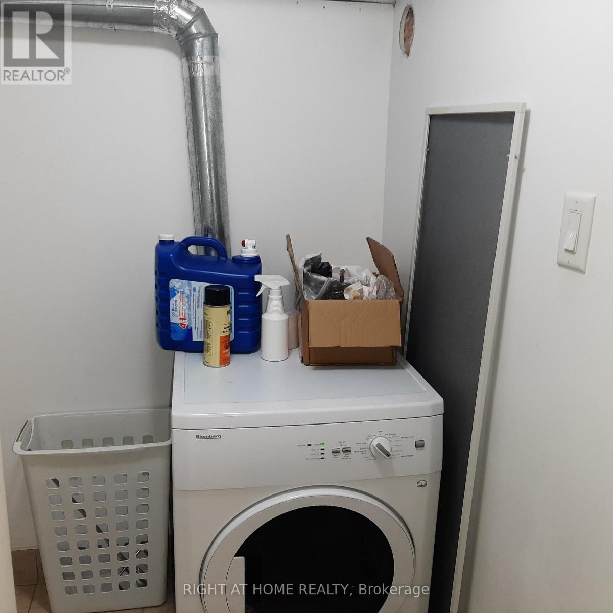 












32 DAVIS ROAD

,
Aurora (Aurora Highlands),




Ontario
L4G2B6

