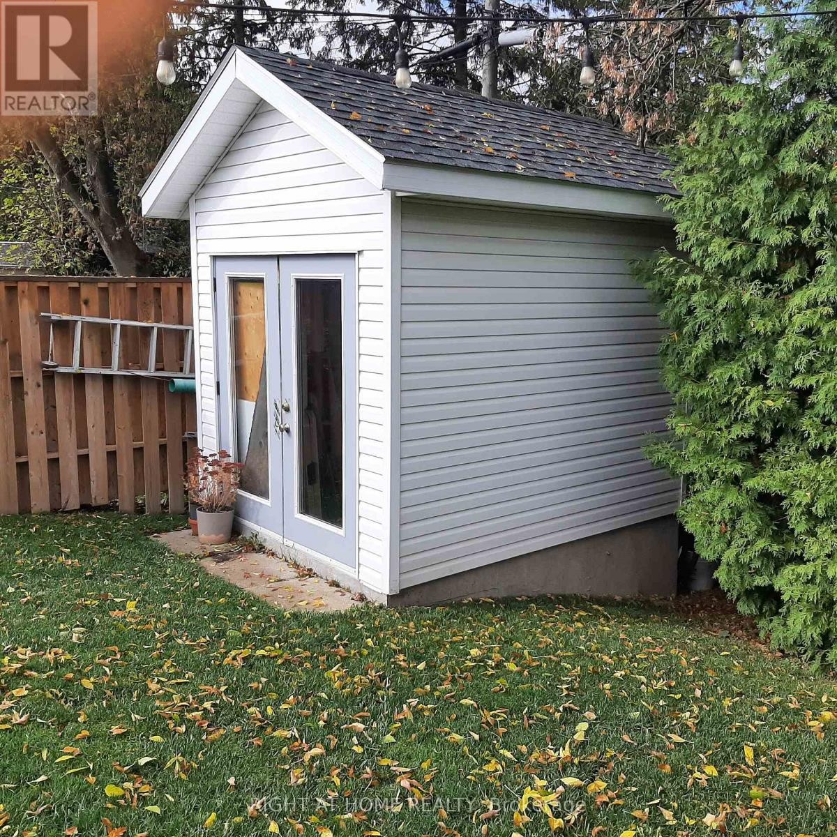 












32 DAVIS ROAD

,
Aurora (Aurora Highlands),




Ontario
L4G2B6


