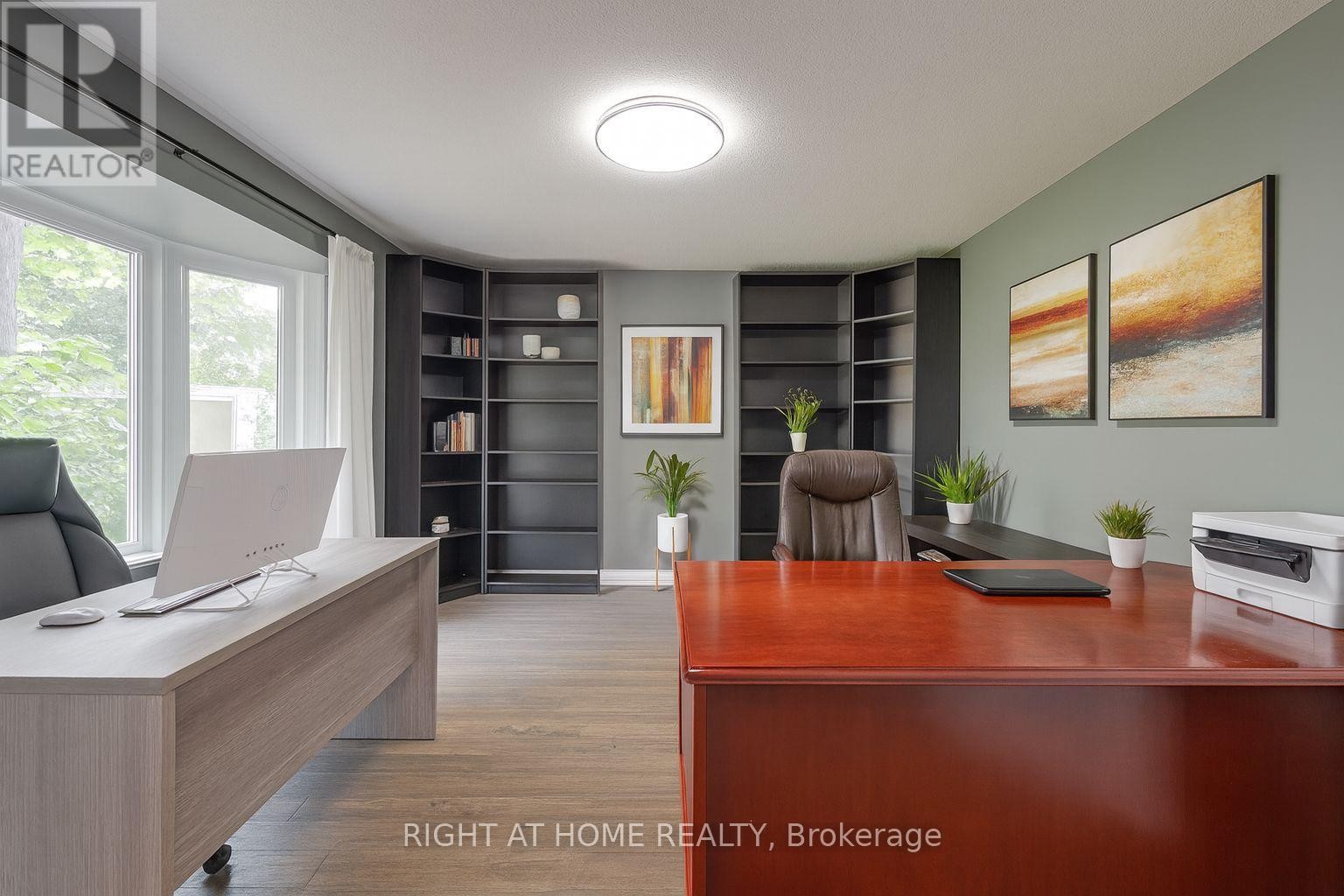 












32 GRANDVIEW CRESCENT

,
Bradford West Gwillimbury (Bradford),




Ontario
L3Z3L1

