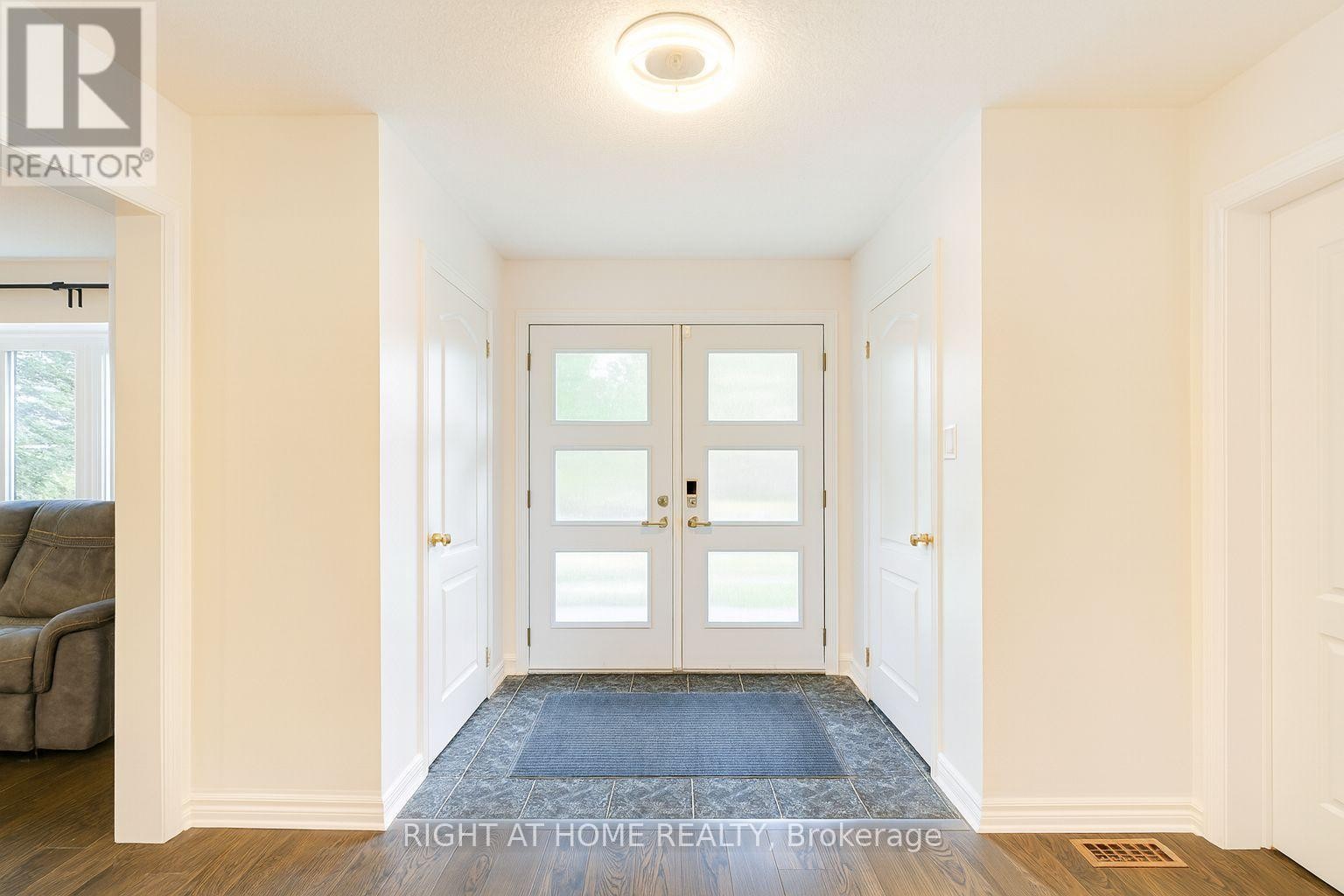 












32 GRANDVIEW CRESCENT

,
Bradford West Gwillimbury (Bradford),




Ontario
L3Z3L1

