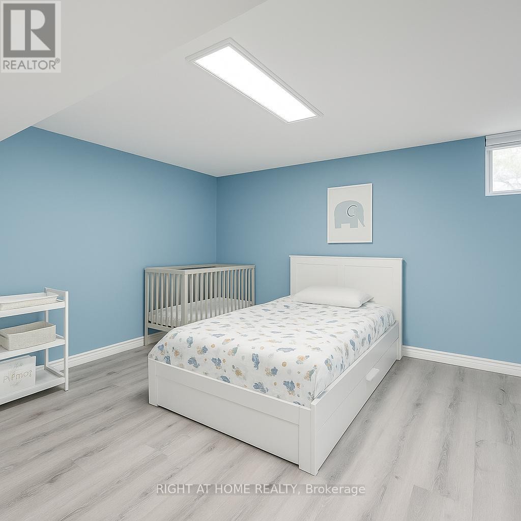 












32 GRANDVIEW CRESCENT

,
Bradford West Gwillimbury (Bradford),




Ontario
L3Z3L1

