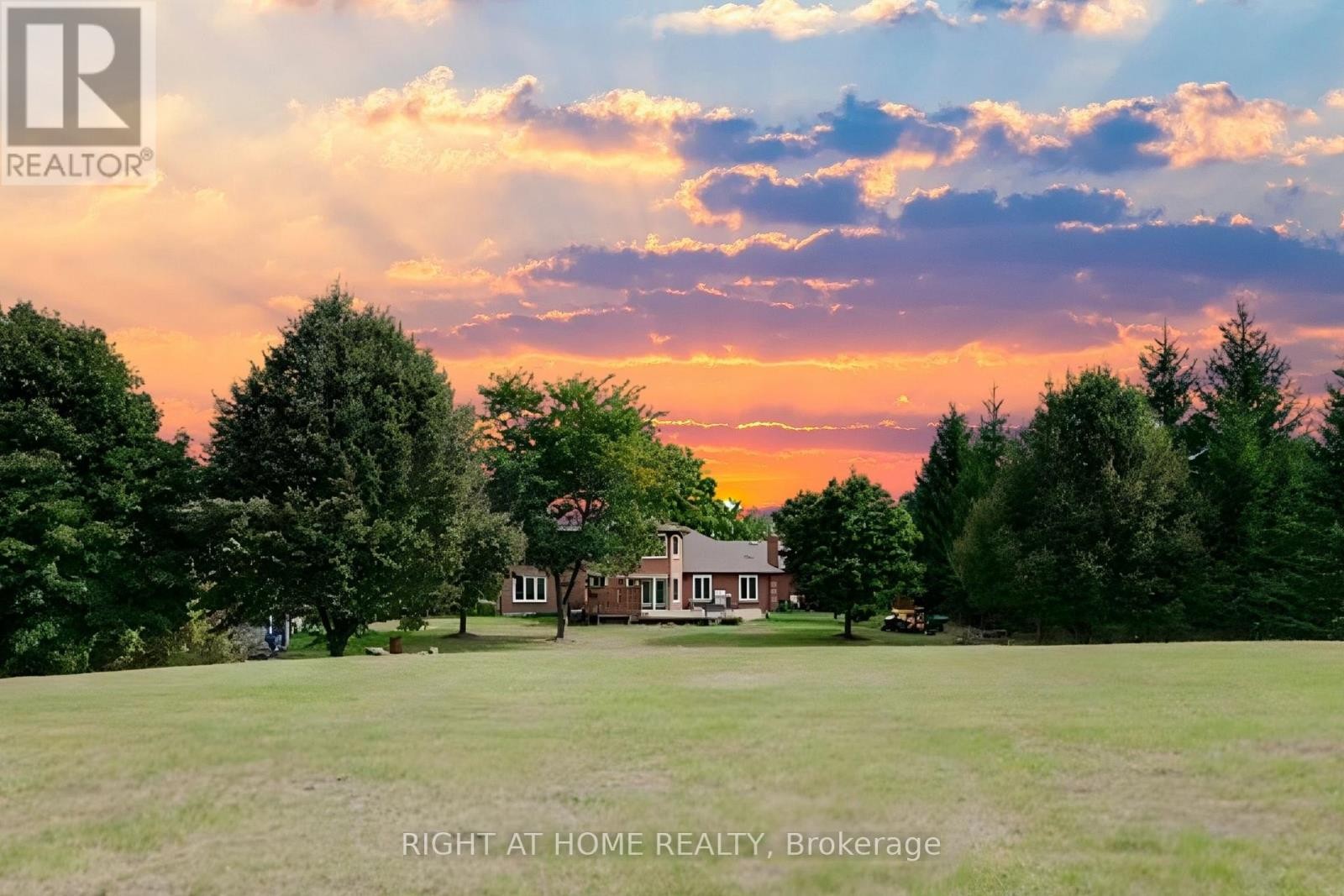 












32 GRANDVIEW CRESCENT

,
Bradford West Gwillimbury (Bradford),




Ontario
L3Z3L1

