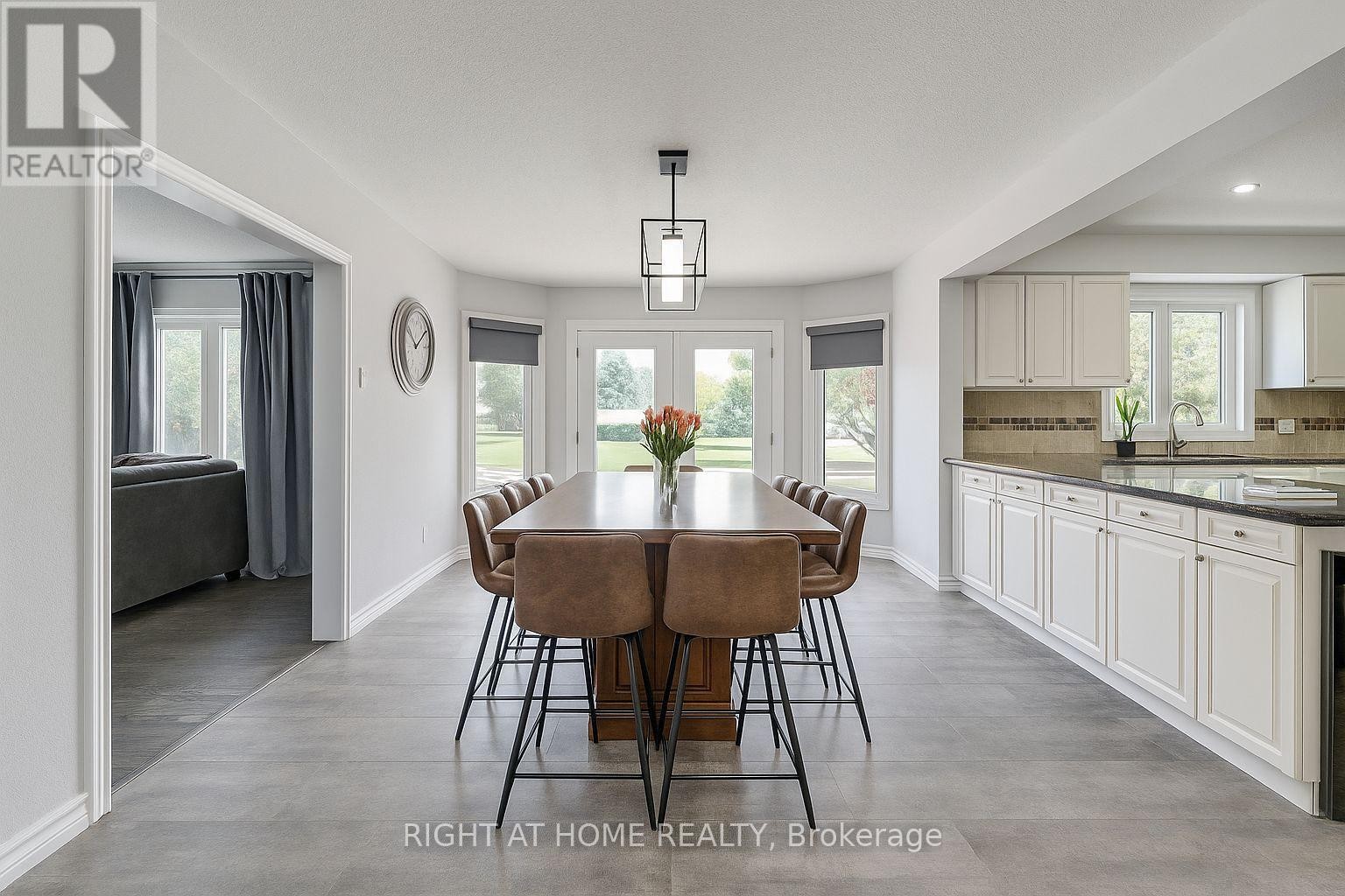 












32 GRANDVIEW CRESCENT

,
Bradford West Gwillimbury (Bradford),




Ontario
L3Z3L1

