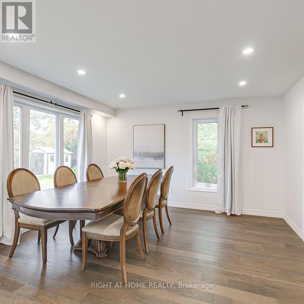 












32 GRANDVIEW CRESCENT

,
Bradford West Gwillimbury (Bradford),




Ontario
L3Z3L1

