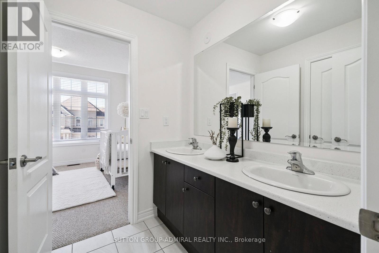 












15 JOHN SMITH STREET

,
East Gwillimbury (Holland Landing),




Ontario
L9N0S7

