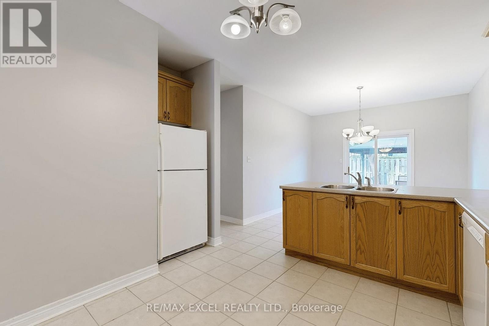 












38 AYHART STREET

,
Markham (Wismer),




Ontario
L6E1H4

