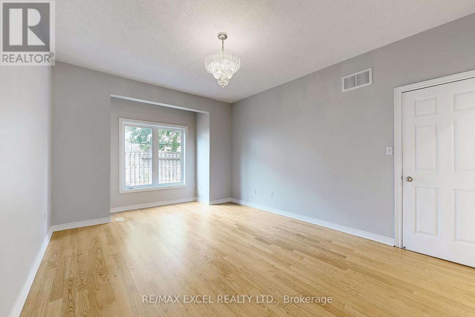 












38 AYHART STREET

,
Markham (Wismer),




Ontario
L6E1H4

