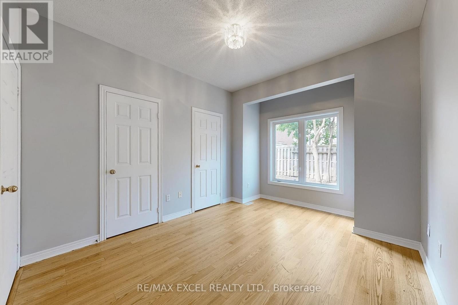 












38 AYHART STREET

,
Markham (Wismer),




Ontario
L6E1H4

