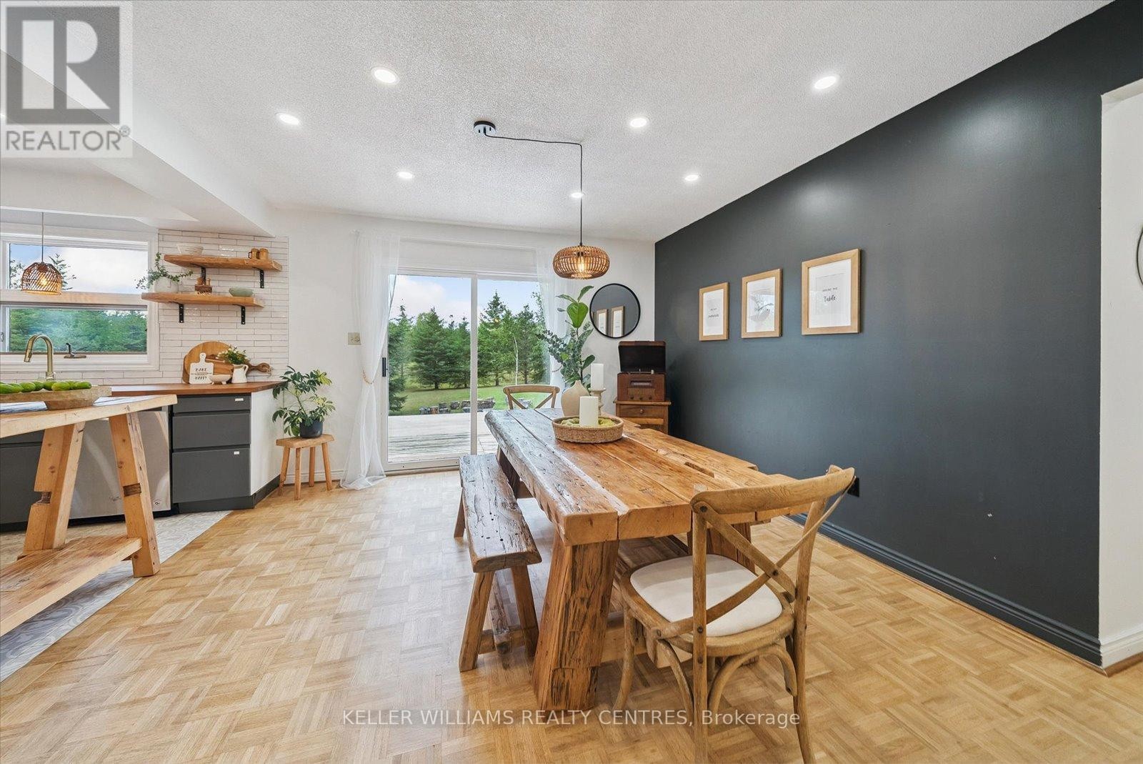 












25154 VALLEY VIEW DRIVE

,
Georgina (Sutton & Jackson's Point),




Ontario
L0E1R0

