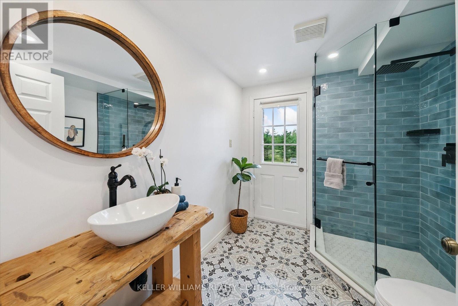 












25154 VALLEY VIEW DRIVE

,
Georgina (Sutton & Jackson's Point),




Ontario
L0E1R0

