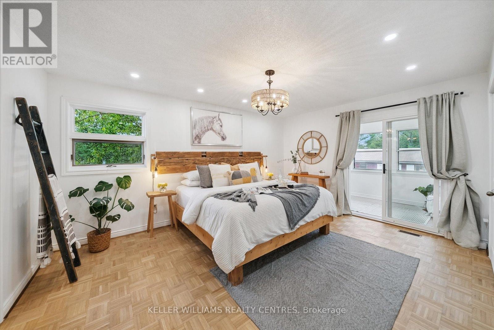 












25154 VALLEY VIEW DRIVE

,
Georgina (Sutton & Jackson's Point),




Ontario
L0E1R0

