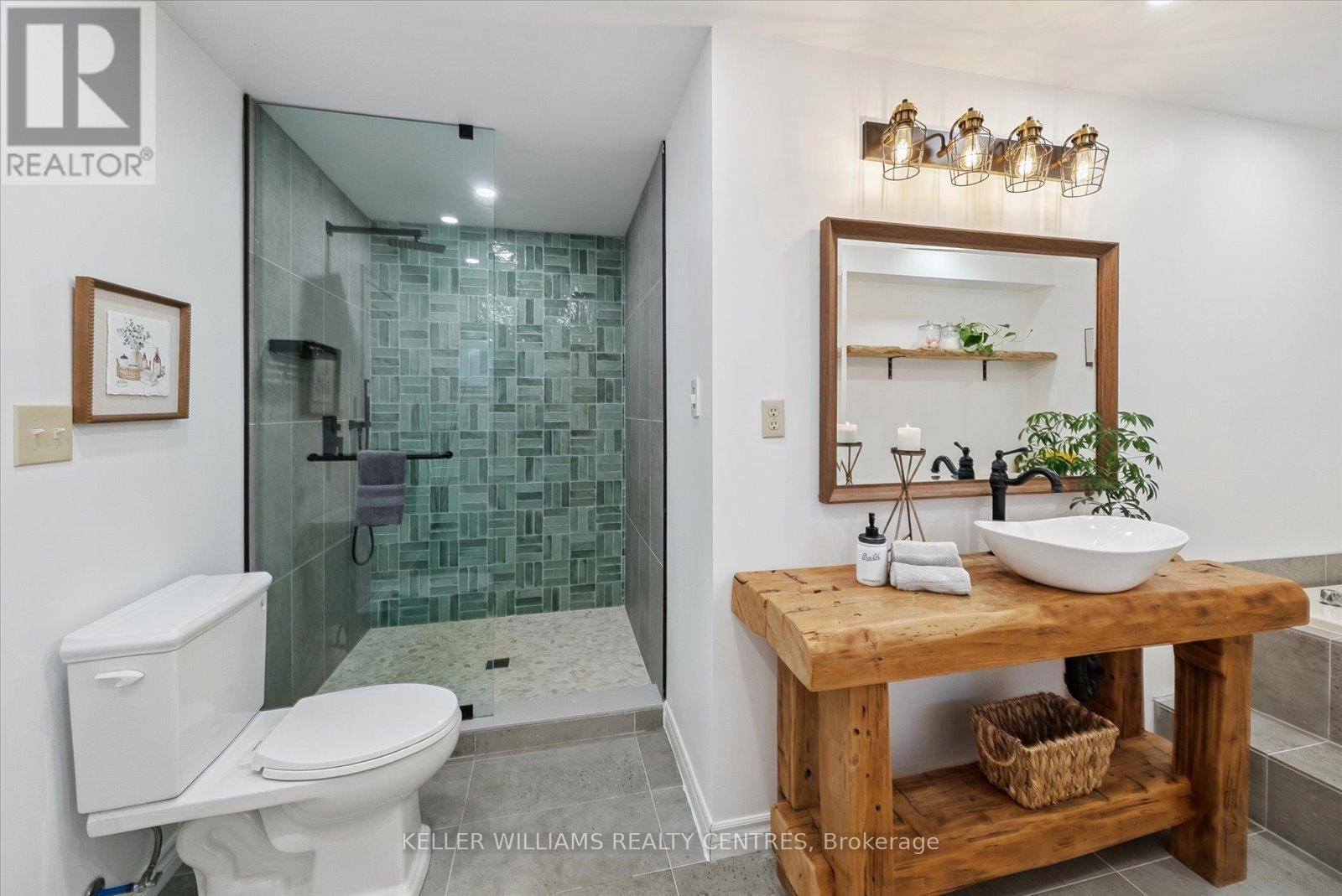 












25154 VALLEY VIEW DRIVE

,
Georgina (Sutton & Jackson's Point),




Ontario
L0E1R0

